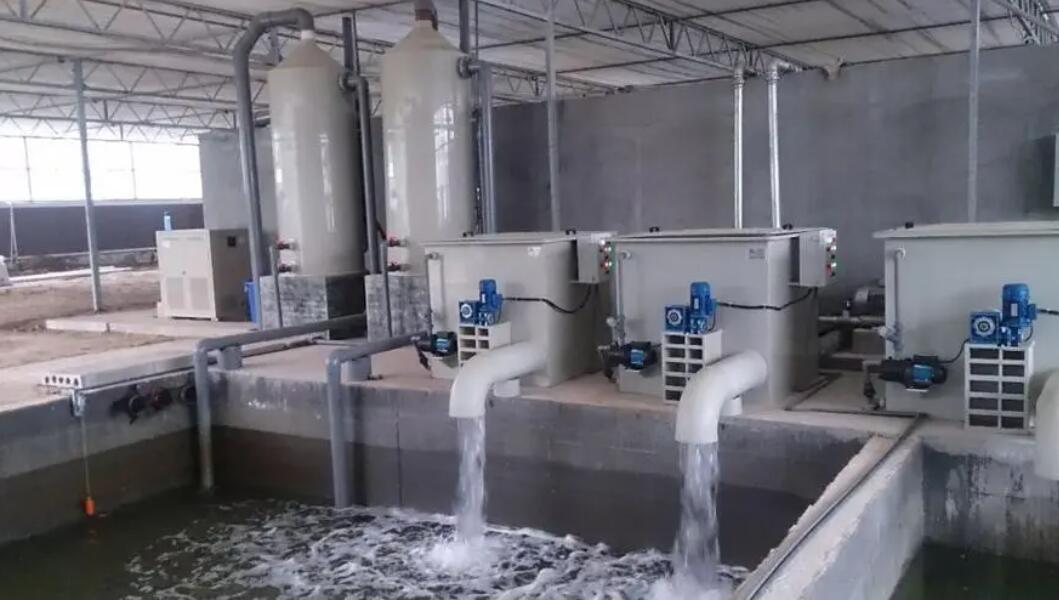 （圖：冷卻塔循環(huán)水起泡南輝水處理消泡劑應用）